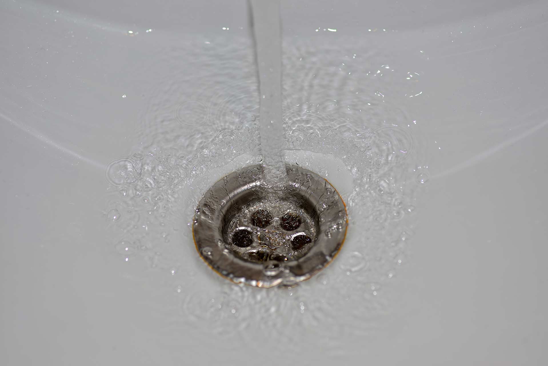 A2B Drains provides services to unblock blocked sinks and drains for properties in Farringdon.